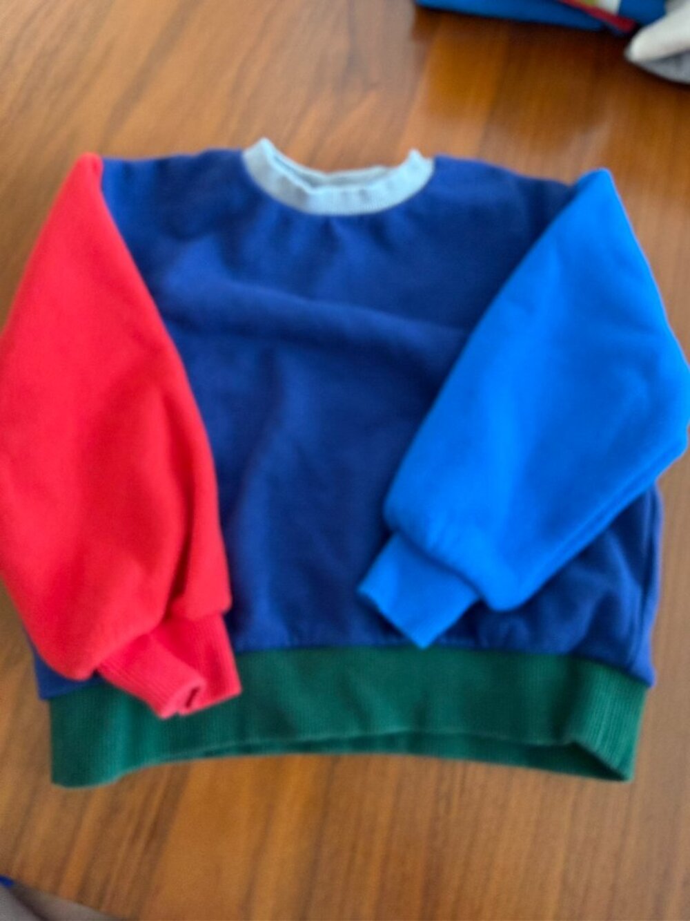 Mini Boden Boys color blocked sweatshirt sized 5-6